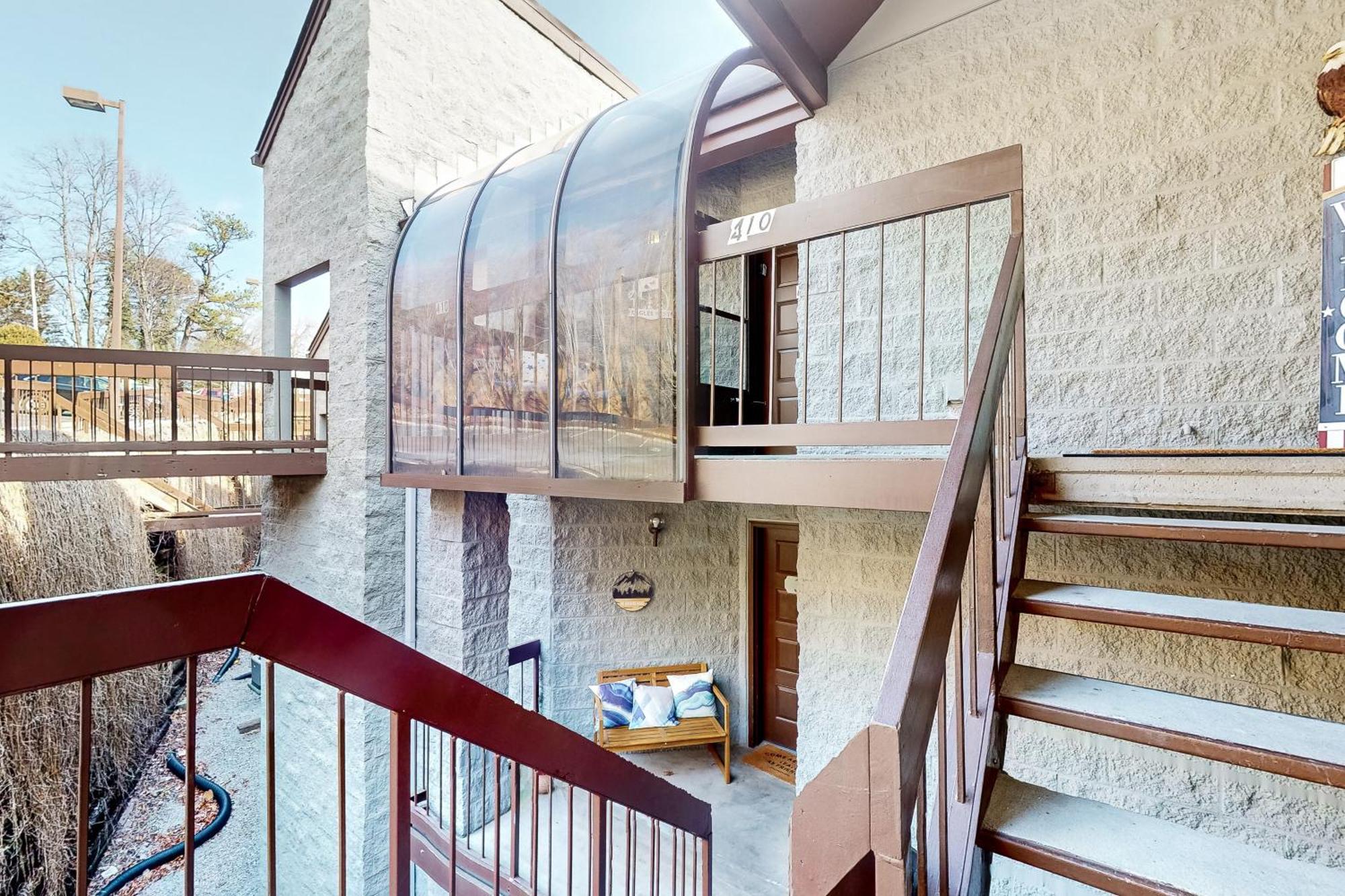 Eagles Nest Escape Apartment แกตลิงเบิร์ก ภายนอก รูปภาพ