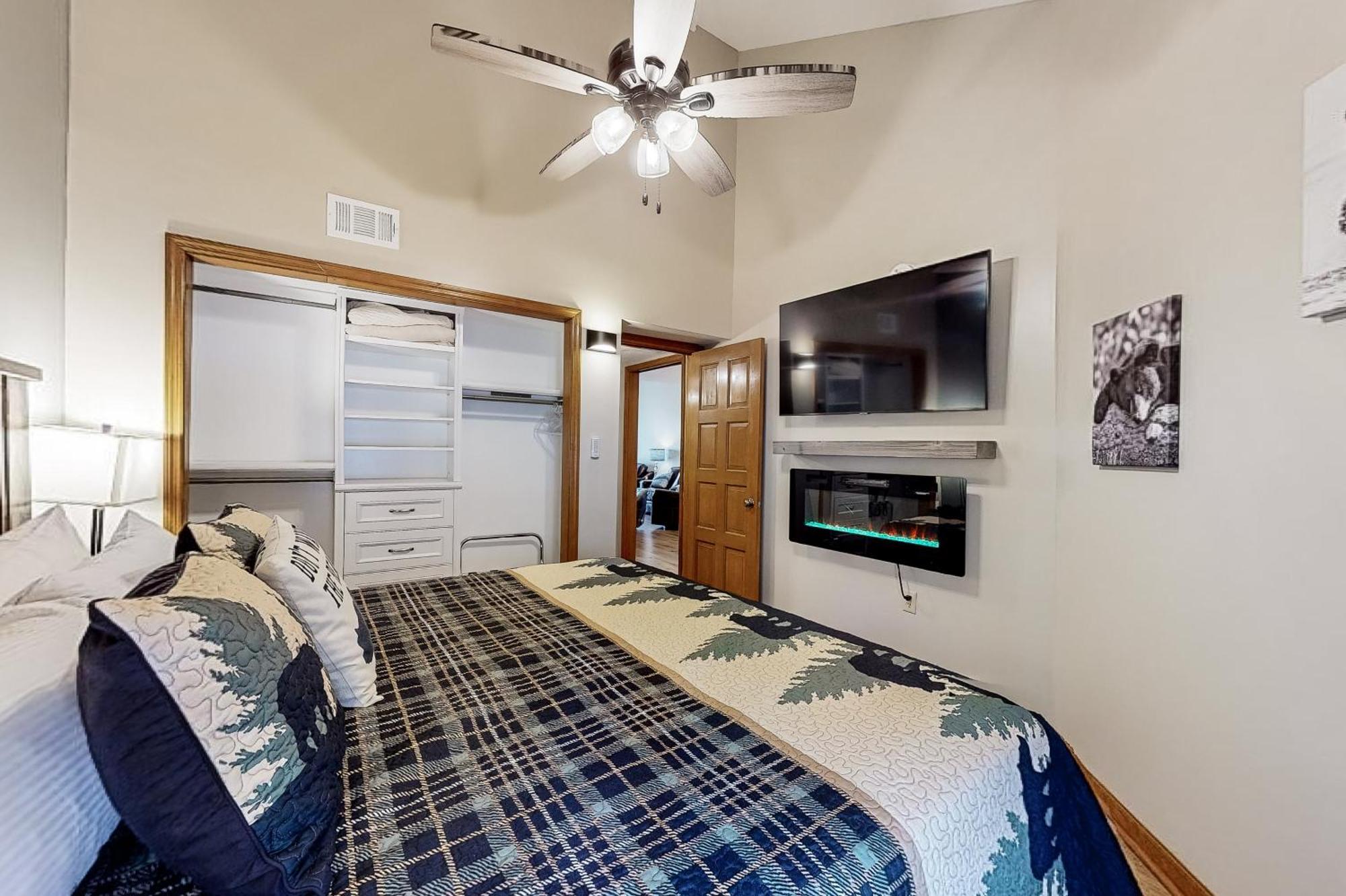 Eagles Nest Escape Apartment แกตลิงเบิร์ก ภายนอก รูปภาพ